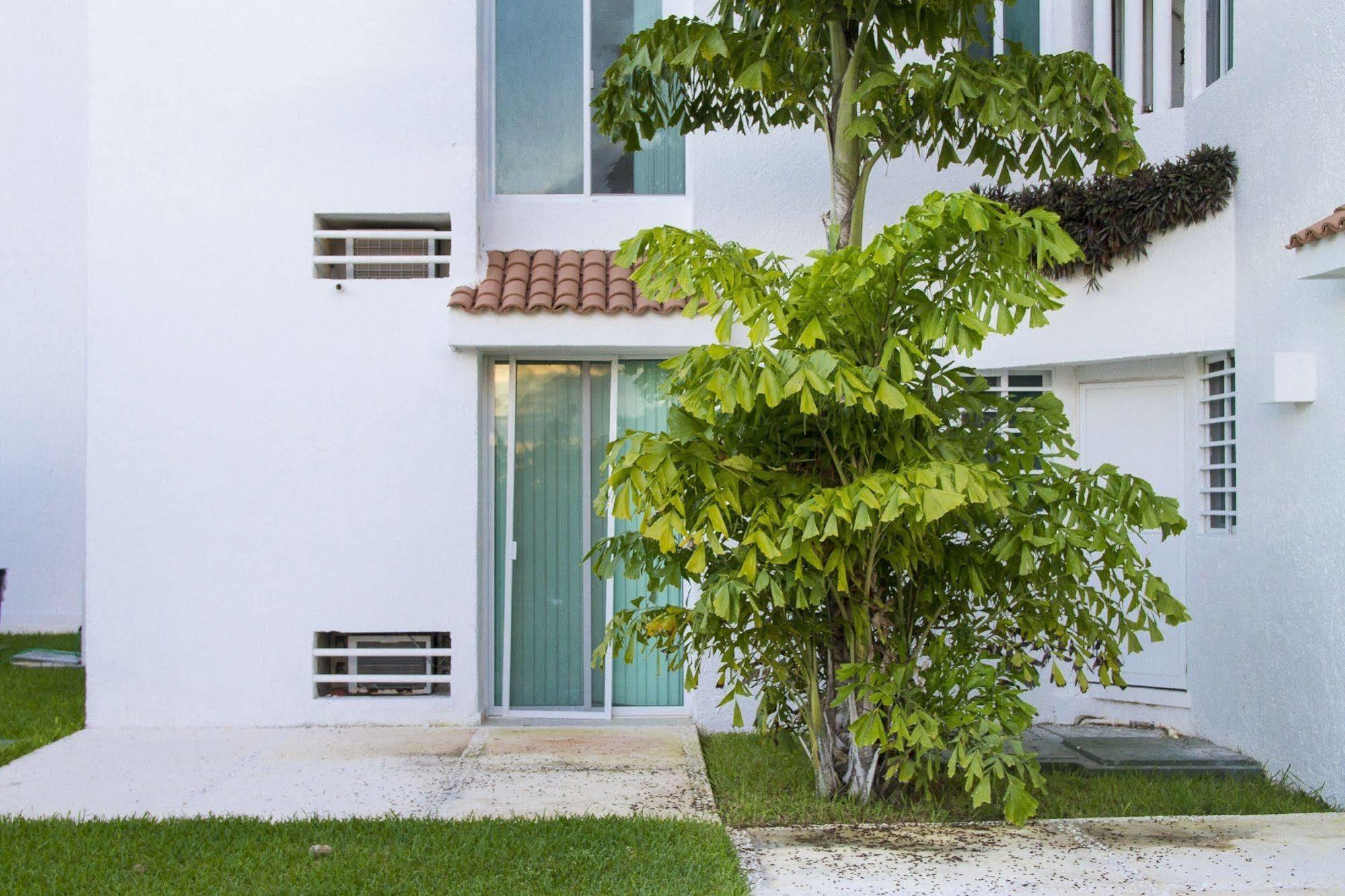 Las Gaviotas Hotel & Suites Cancún Exteriör bild